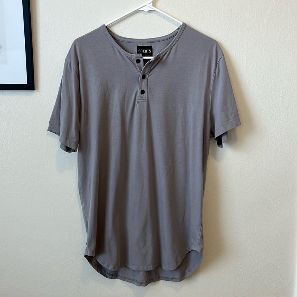 Cuts AO elongated Henley short sleeve